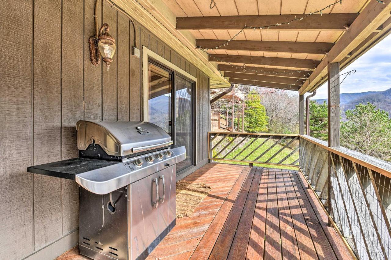 Best Location - Maggie Valley Cabin With Hot Tub! エクステリア 写真