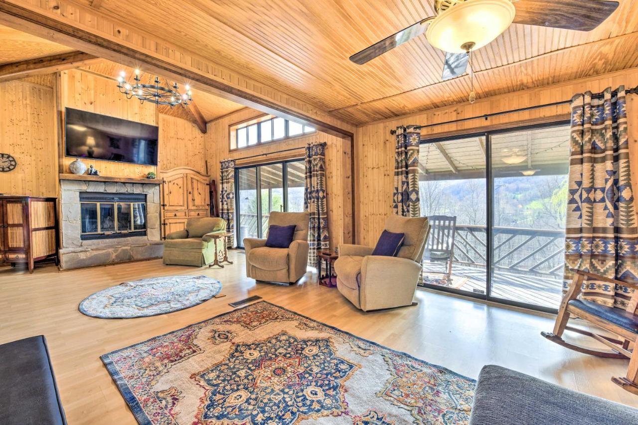 Best Location - Maggie Valley Cabin With Hot Tub! エクステリア 写真